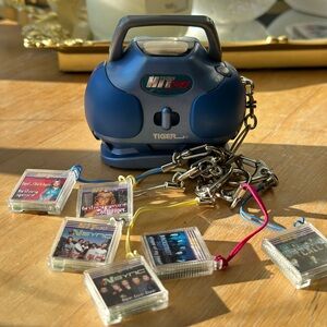 Tiger Electronics Hit Clips Music Player Boombox & 6 Cartridges VINTAGE Working